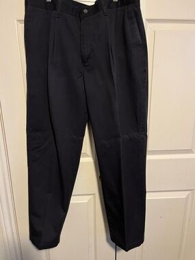 Men's Lee brand  Dark Navy Pleated Dress Pants